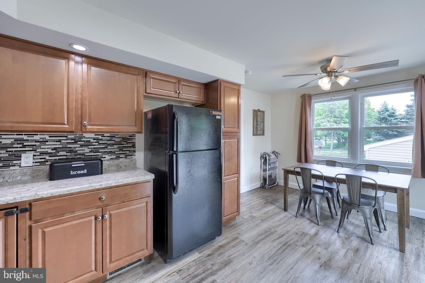 1074 Hearthstone Road photo 12