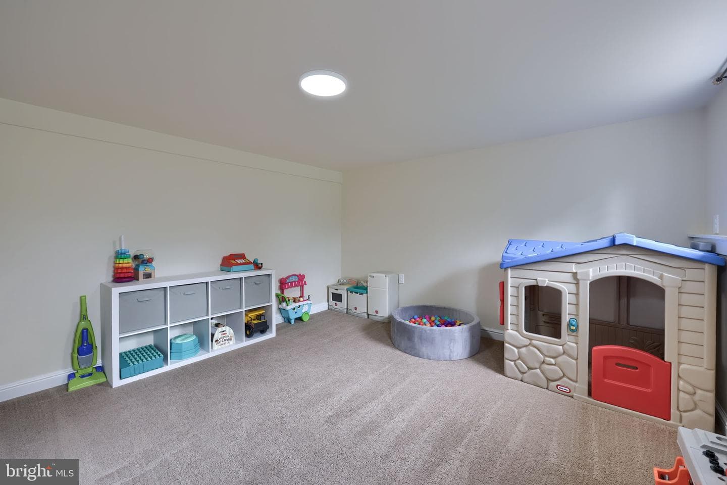 1074 Hearthstone Road photo 24