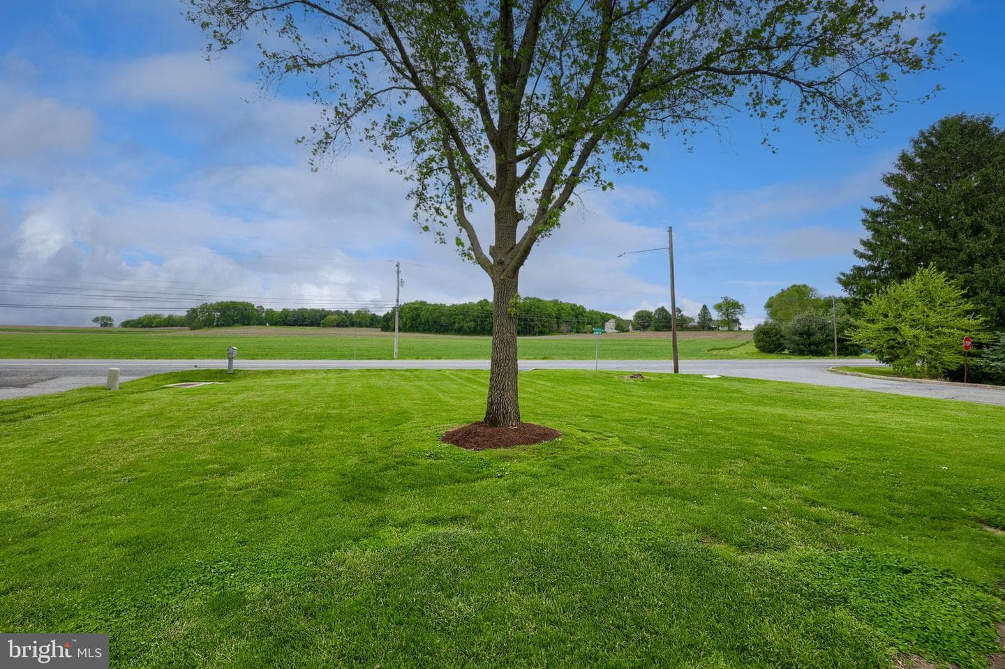 1074 Hearthstone Road photo 29