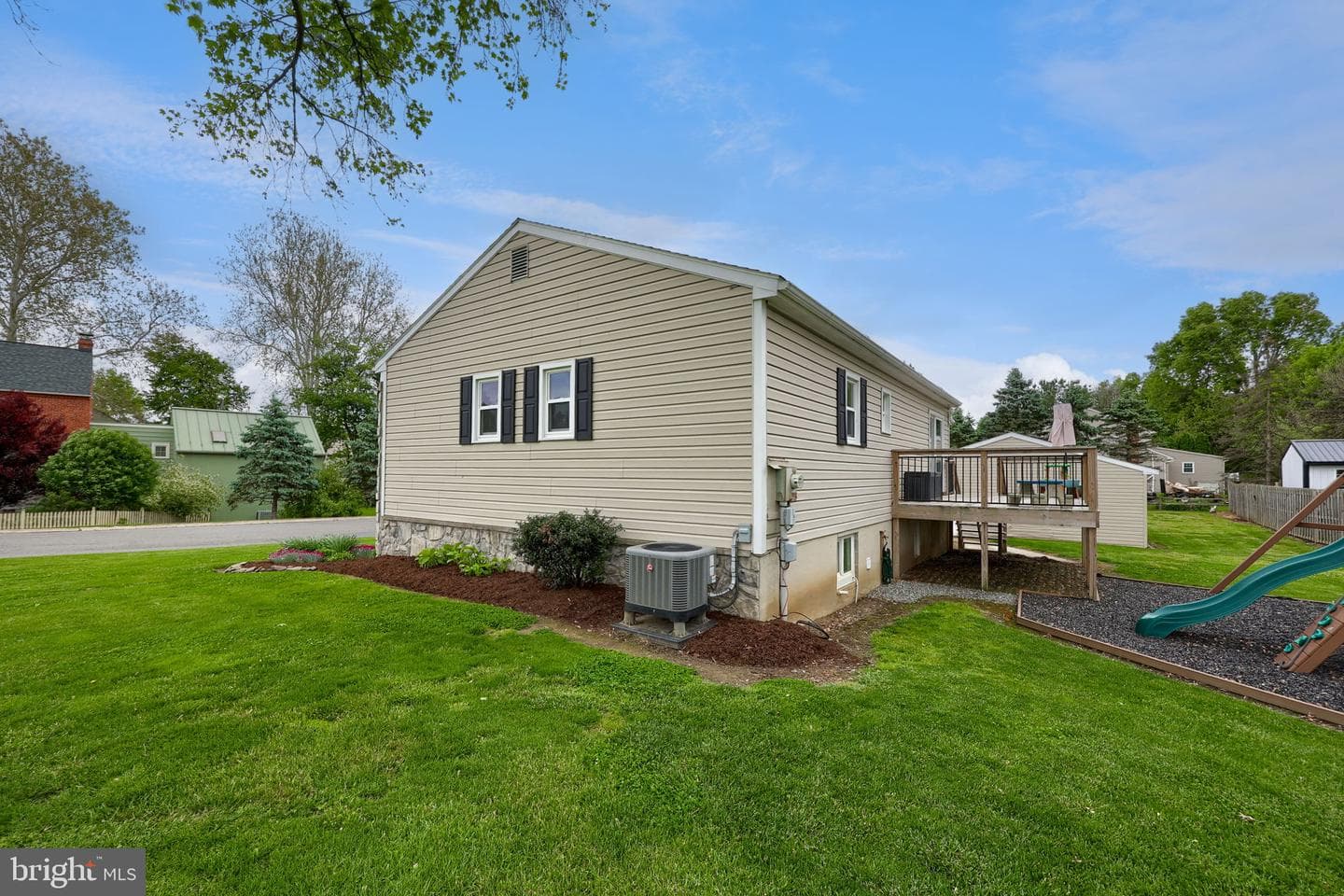 1074 Hearthstone Road photo 34