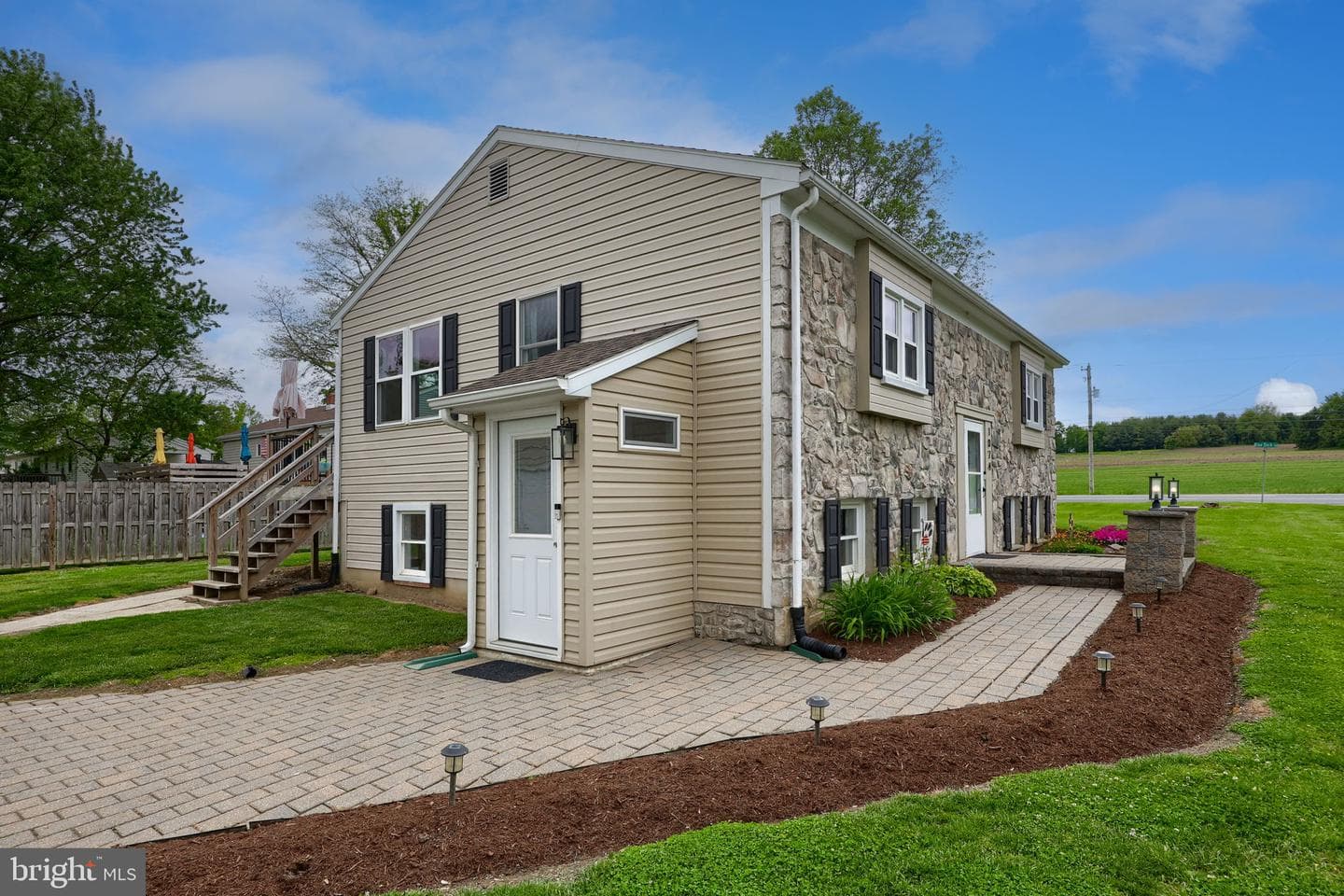 1074 Hearthstone Road photo 37