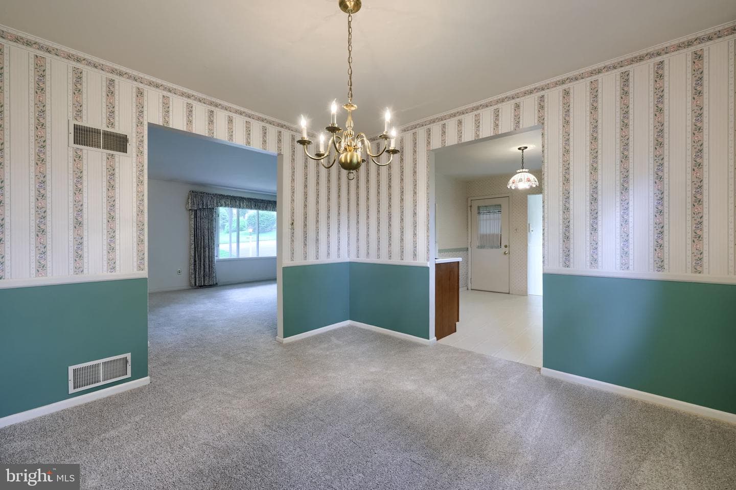 426 Spencer Avenue photo 10