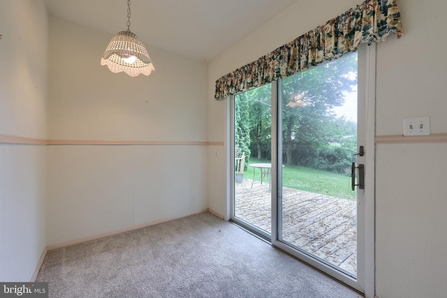 426 Spencer Avenue photo 17