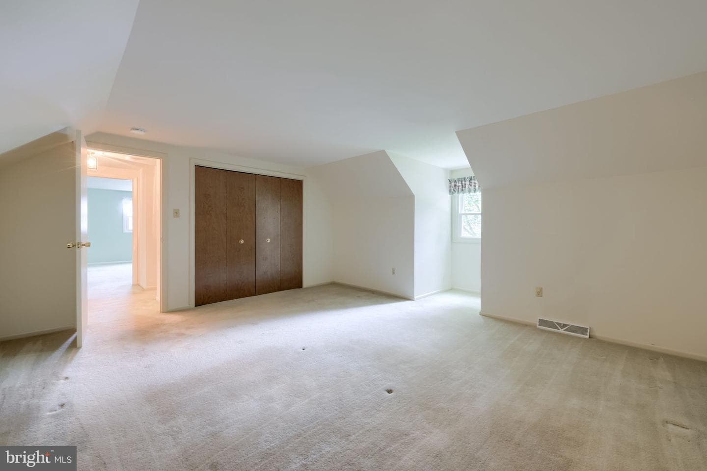 426 Spencer Avenue photo 24