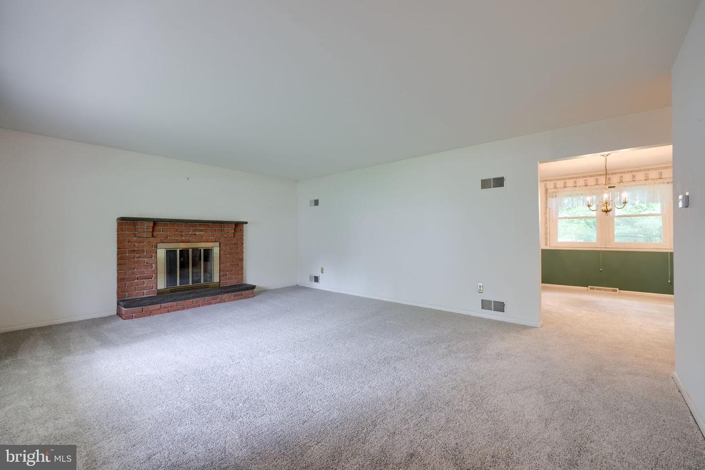 426 Spencer Avenue photo 4