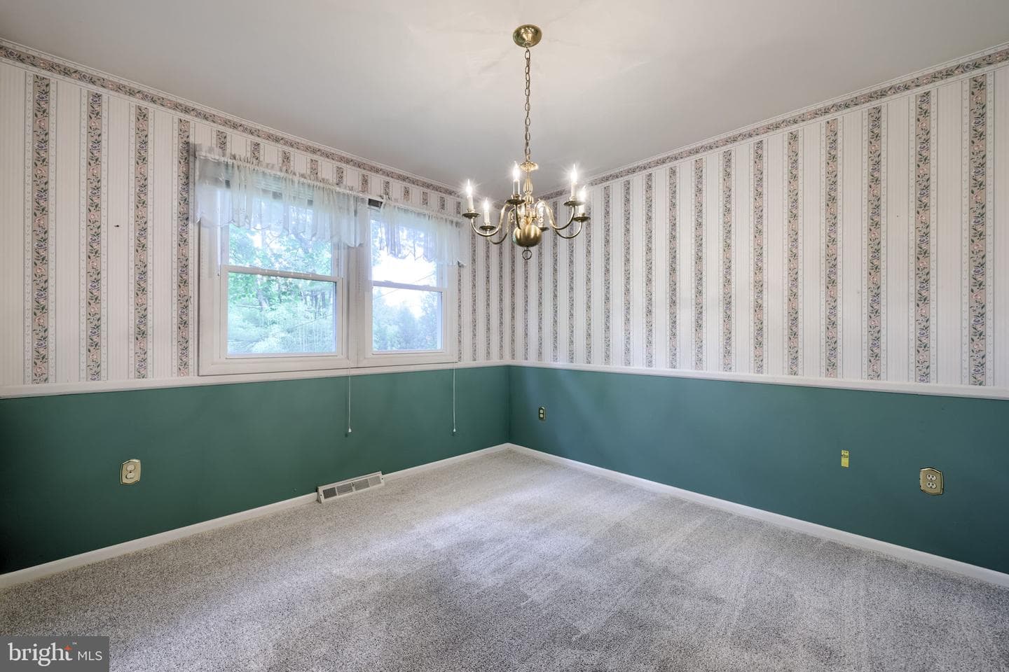 426 Spencer Avenue photo 8