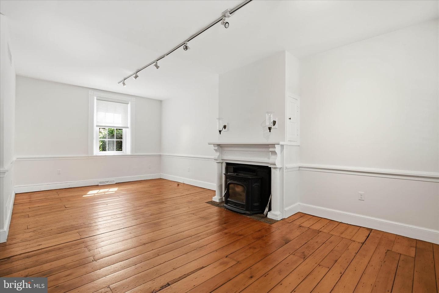 119 S Duke Street photo 10