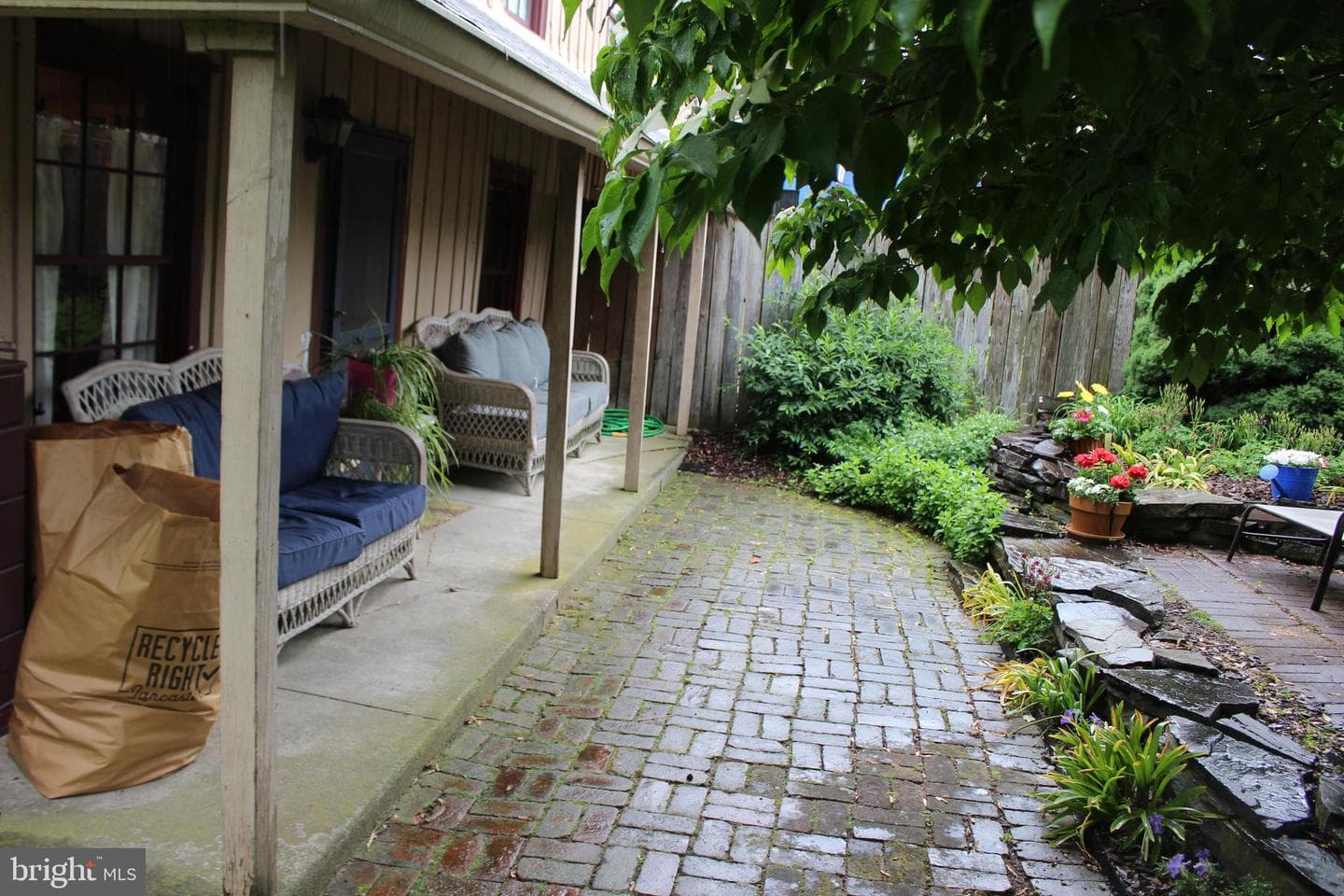 110 E Market Street photo 39