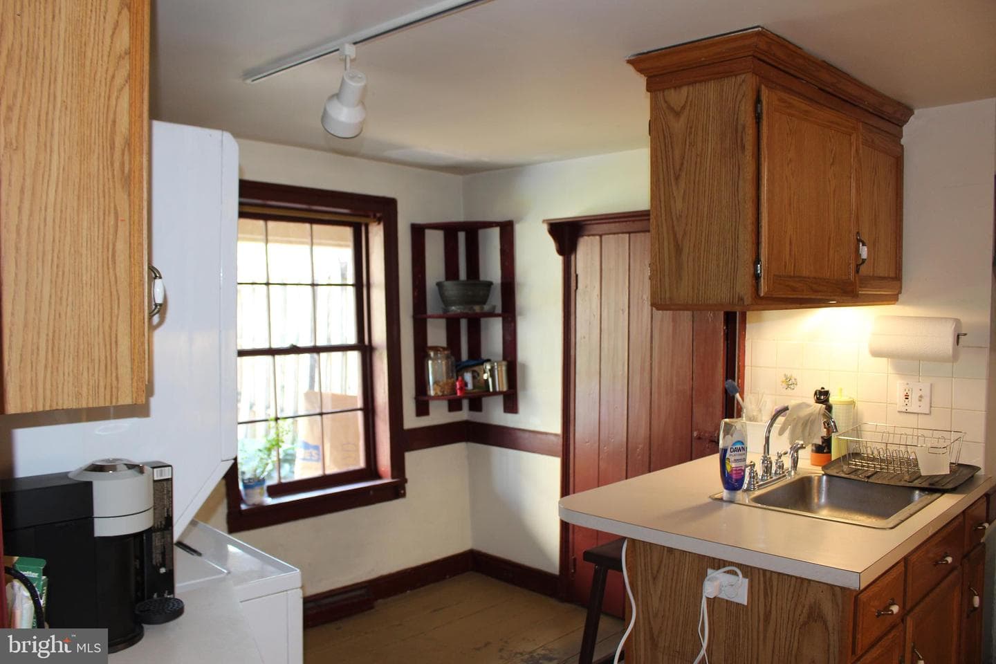 110 E Market Street photo 6