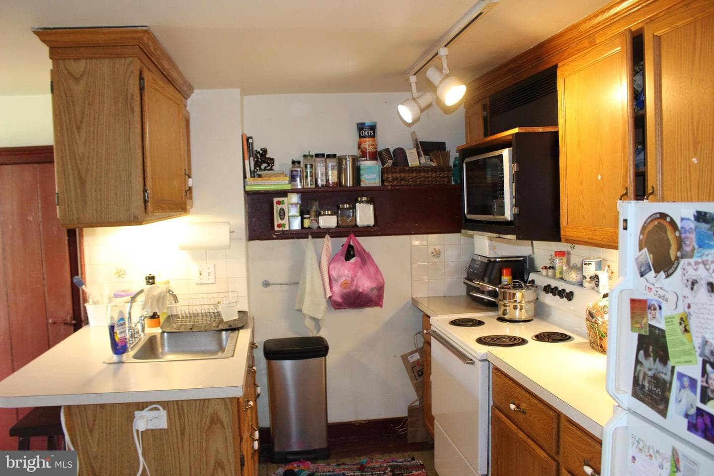 110 E Market Street photo 7