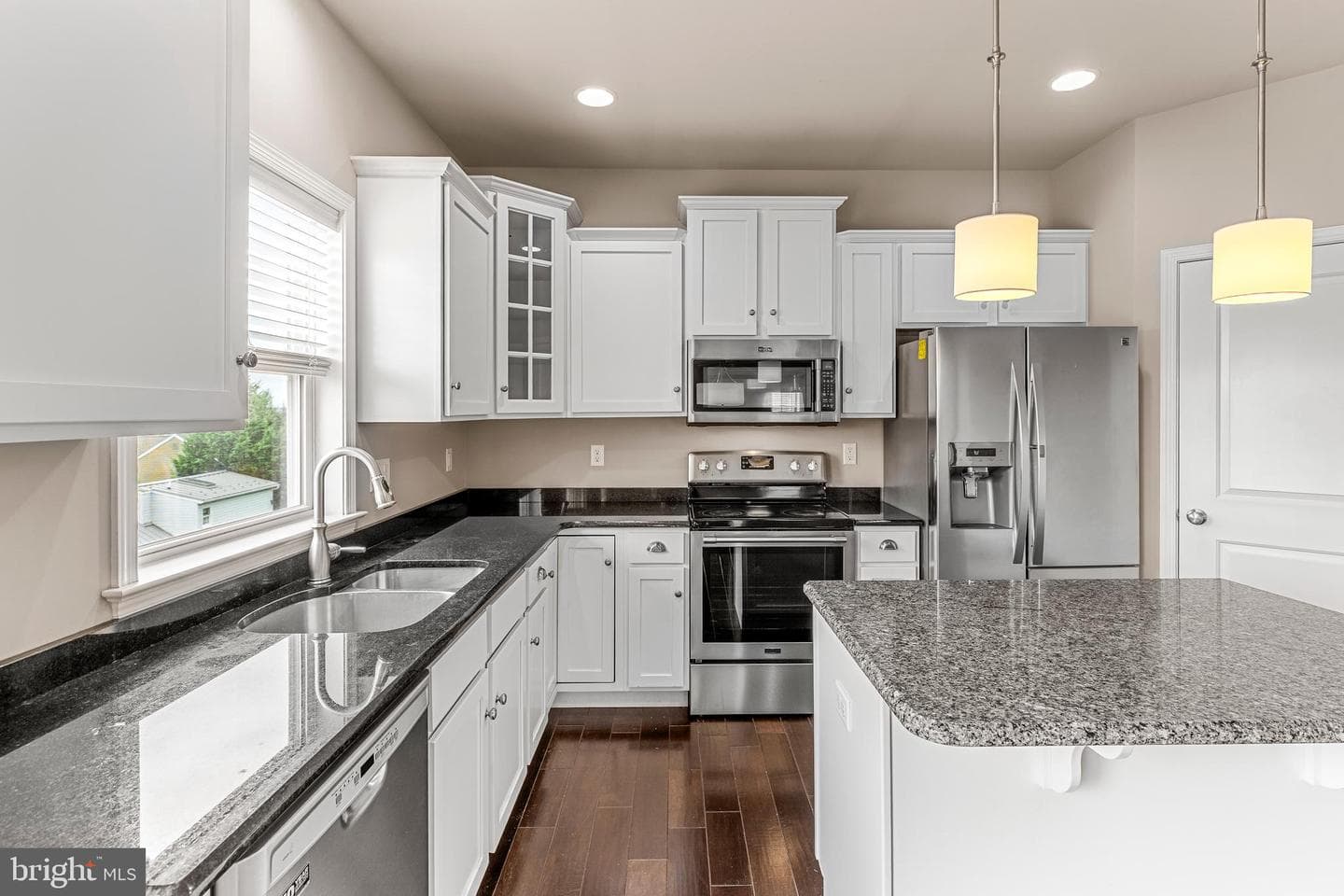 3937 Archer Ln photo 10
