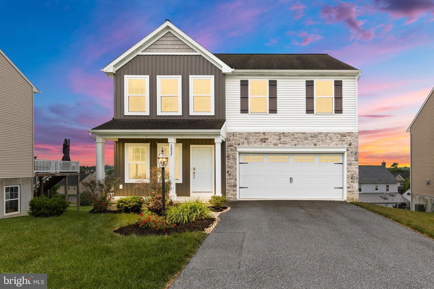 3937 Archer Ln photo 2