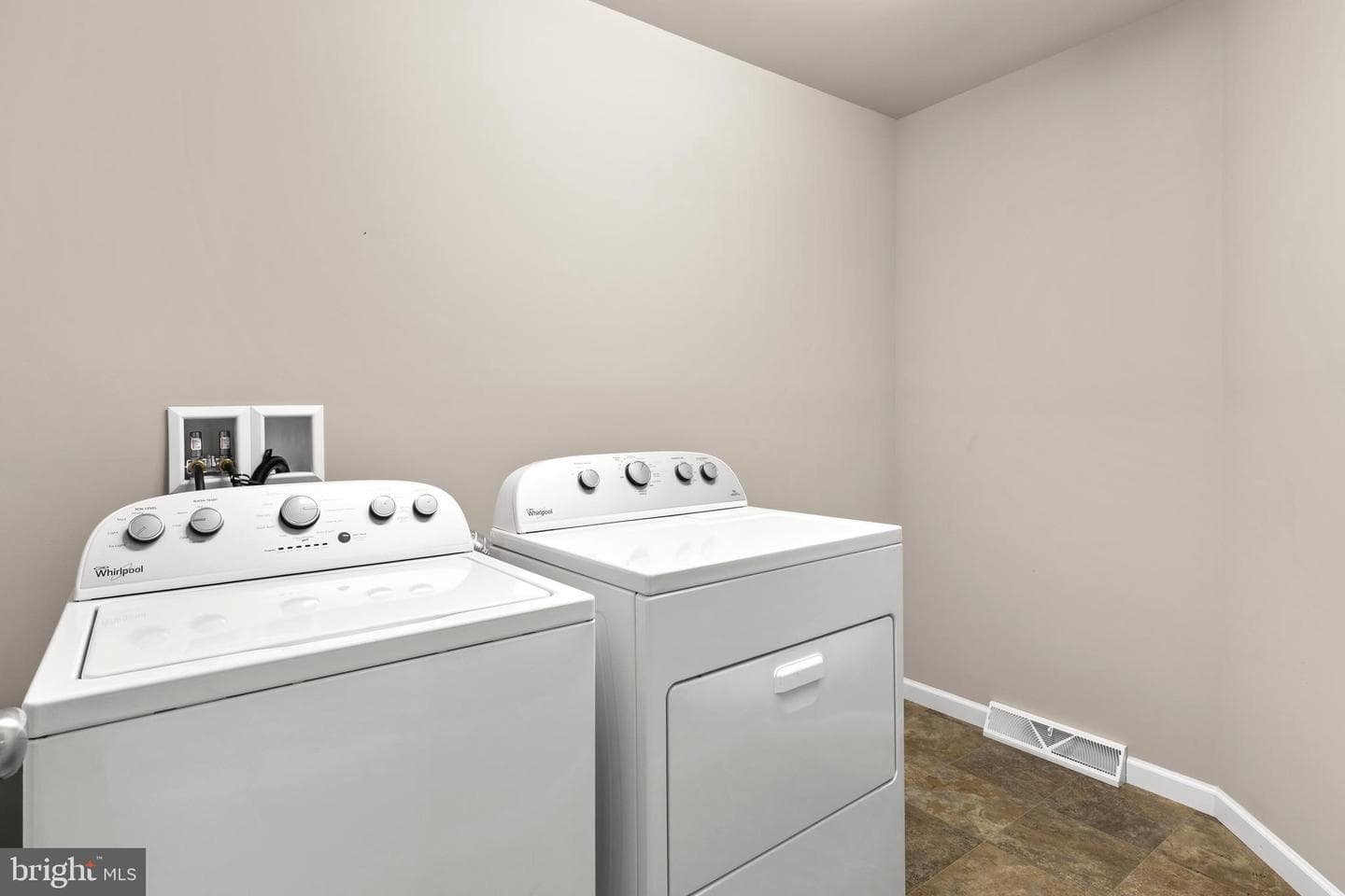 3937 Archer Ln photo 32