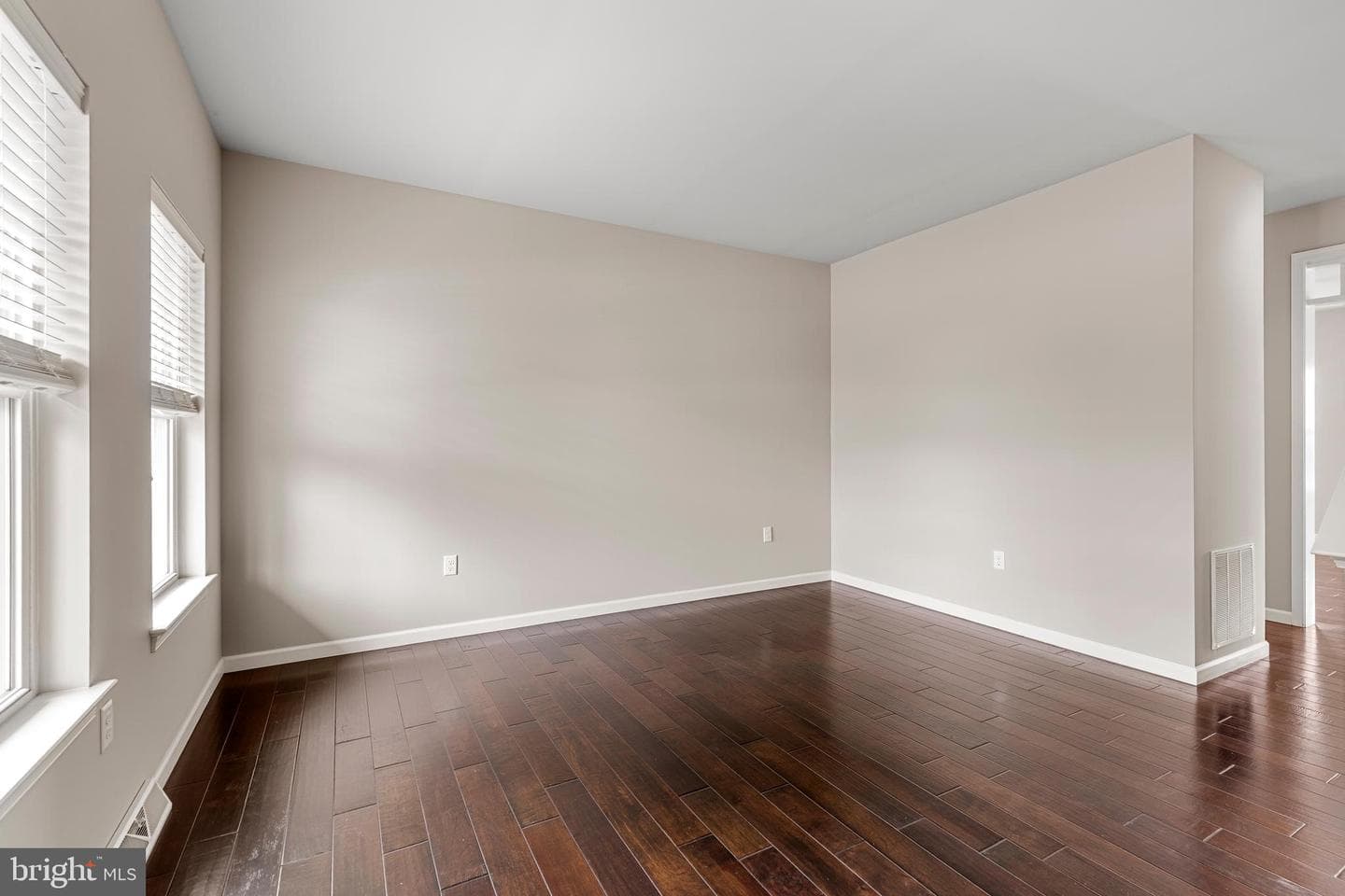 3937 Archer Ln photo 6