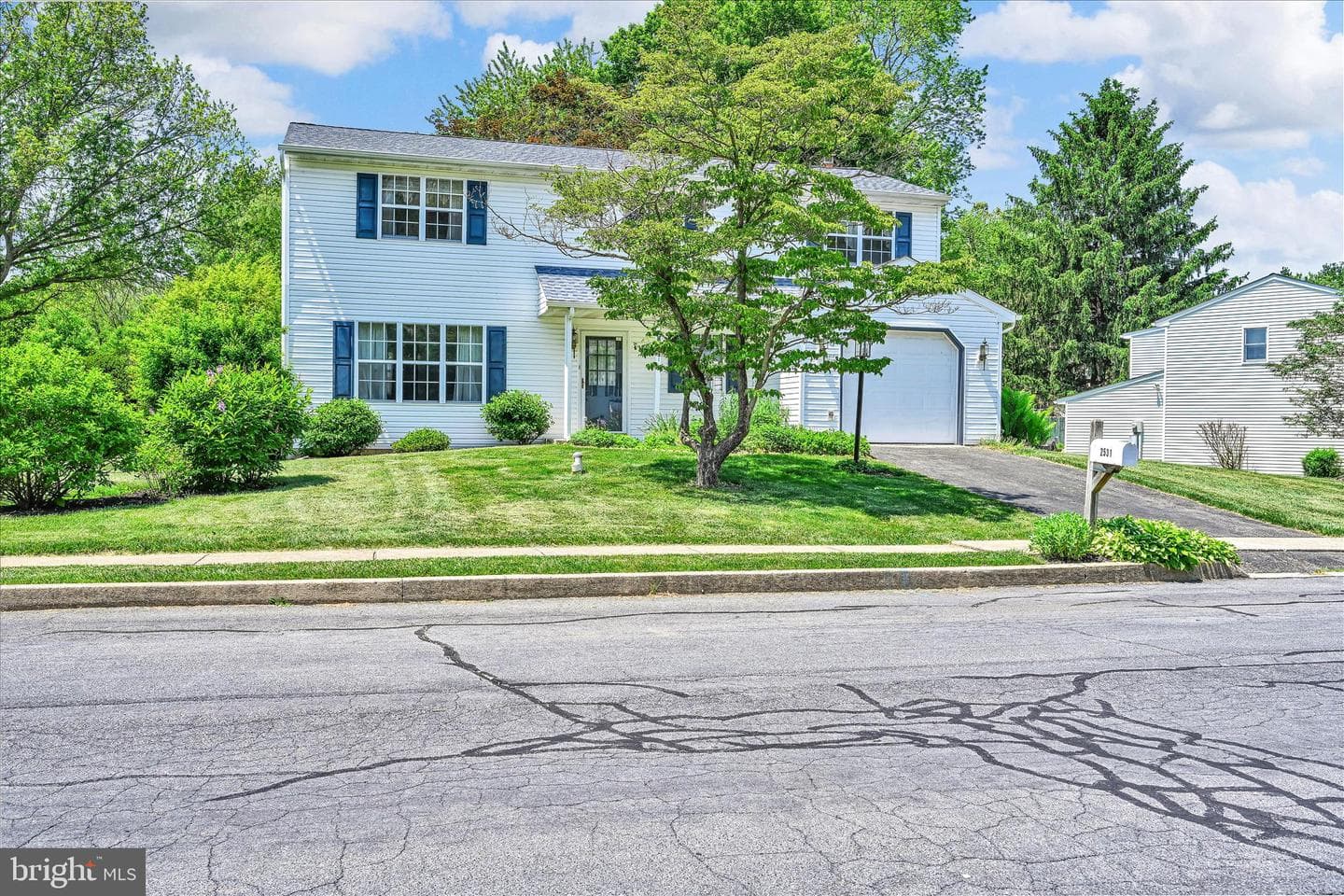 2531 Valley Drive photo 9