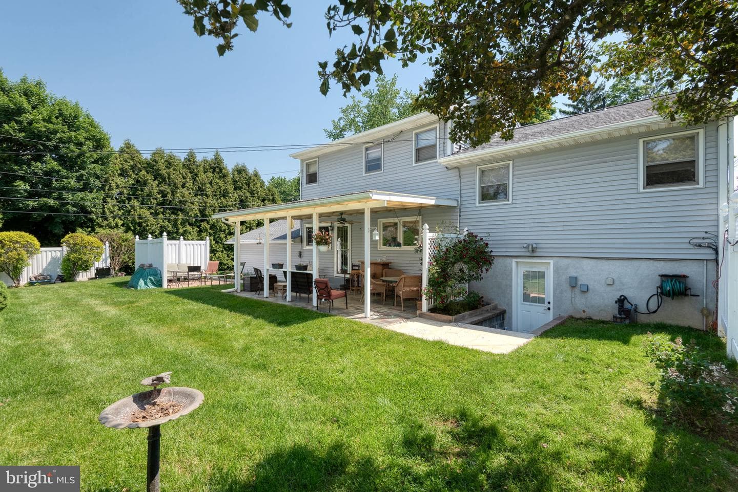 717 Maplewood Ave photo 42