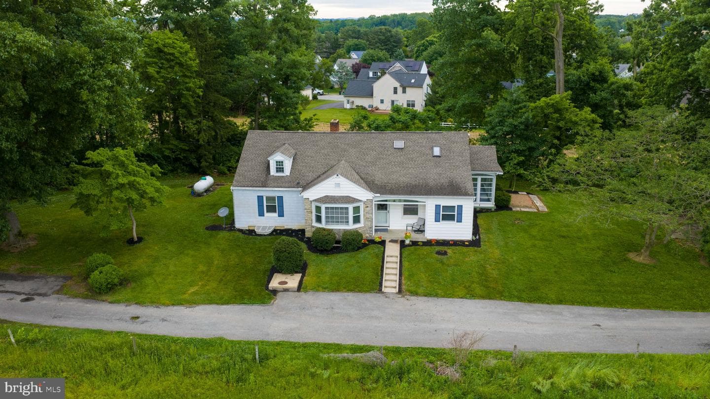 145 Weaver Road, Lancaster