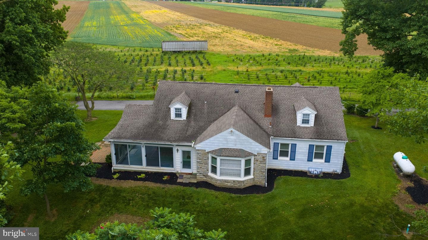 145 Weaver Road photo 4
