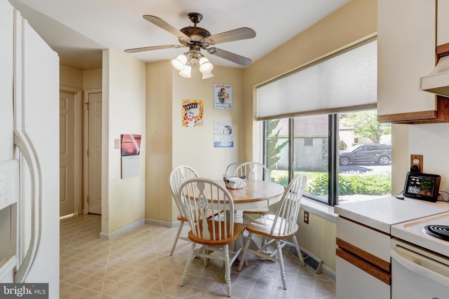 450 Stonegate Court photo 27