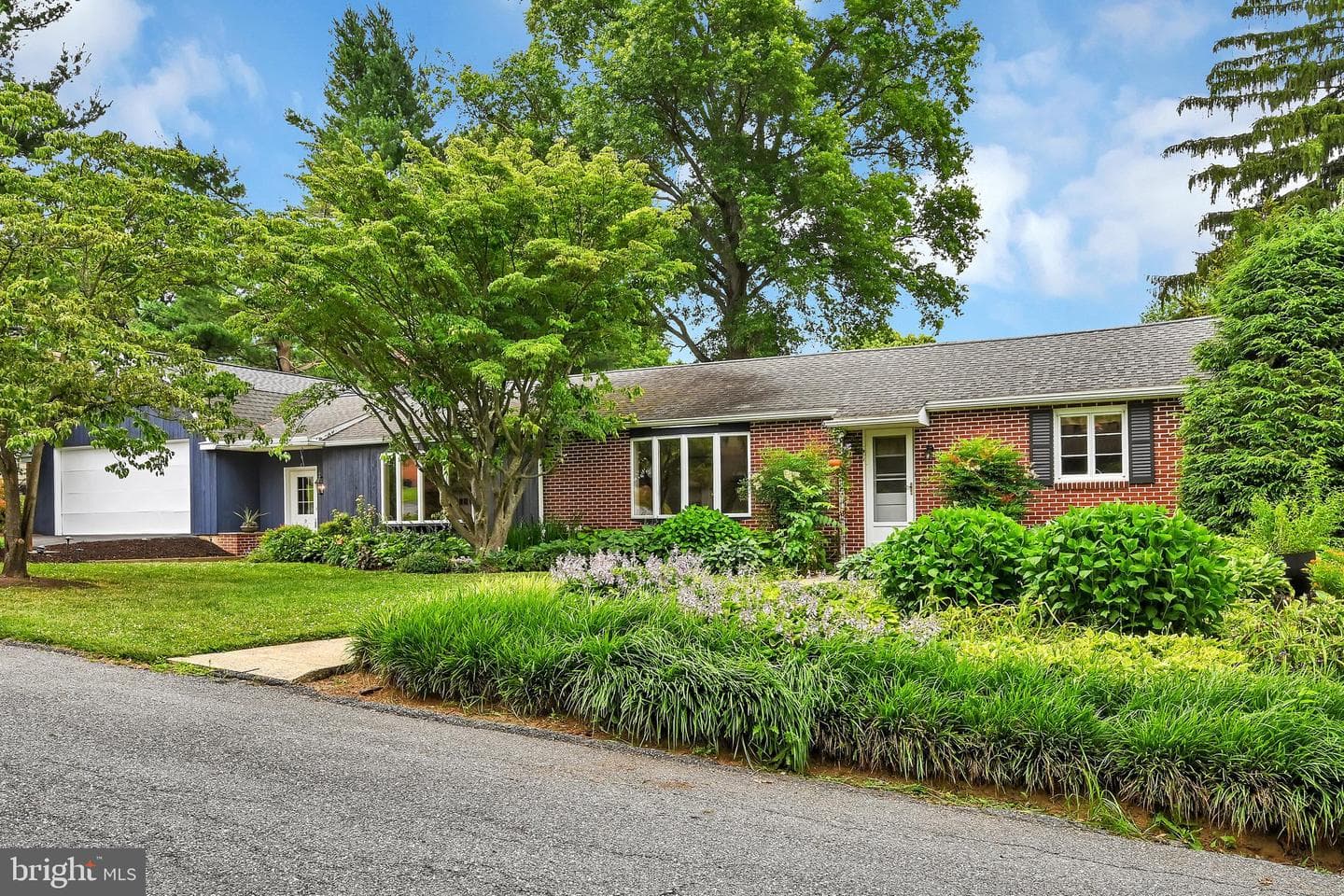 156 Conestoga Boulevard photo 3