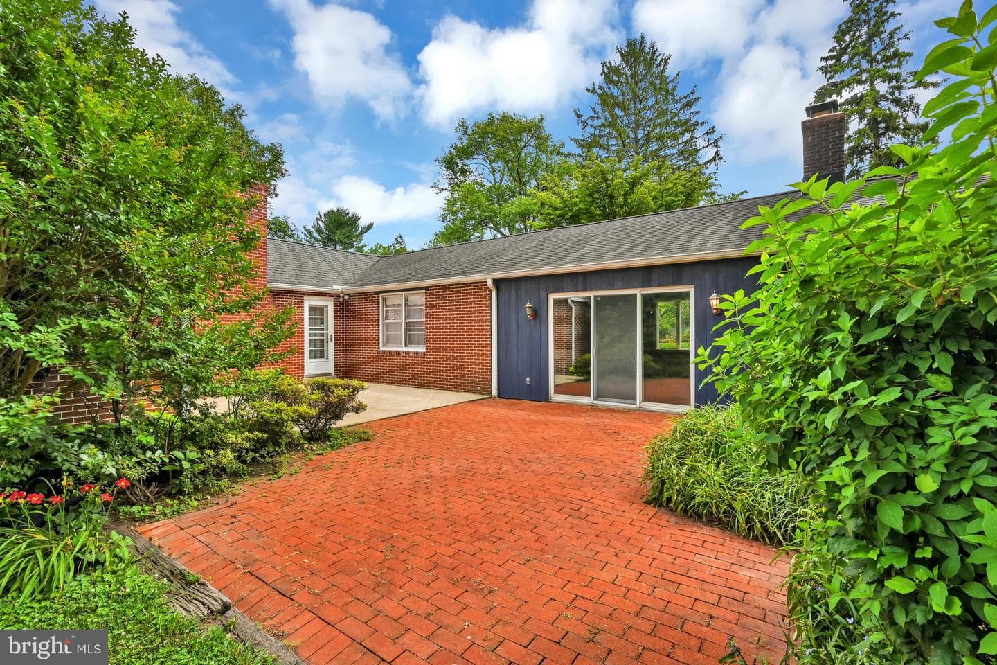 156 Conestoga Boulevard photo 39