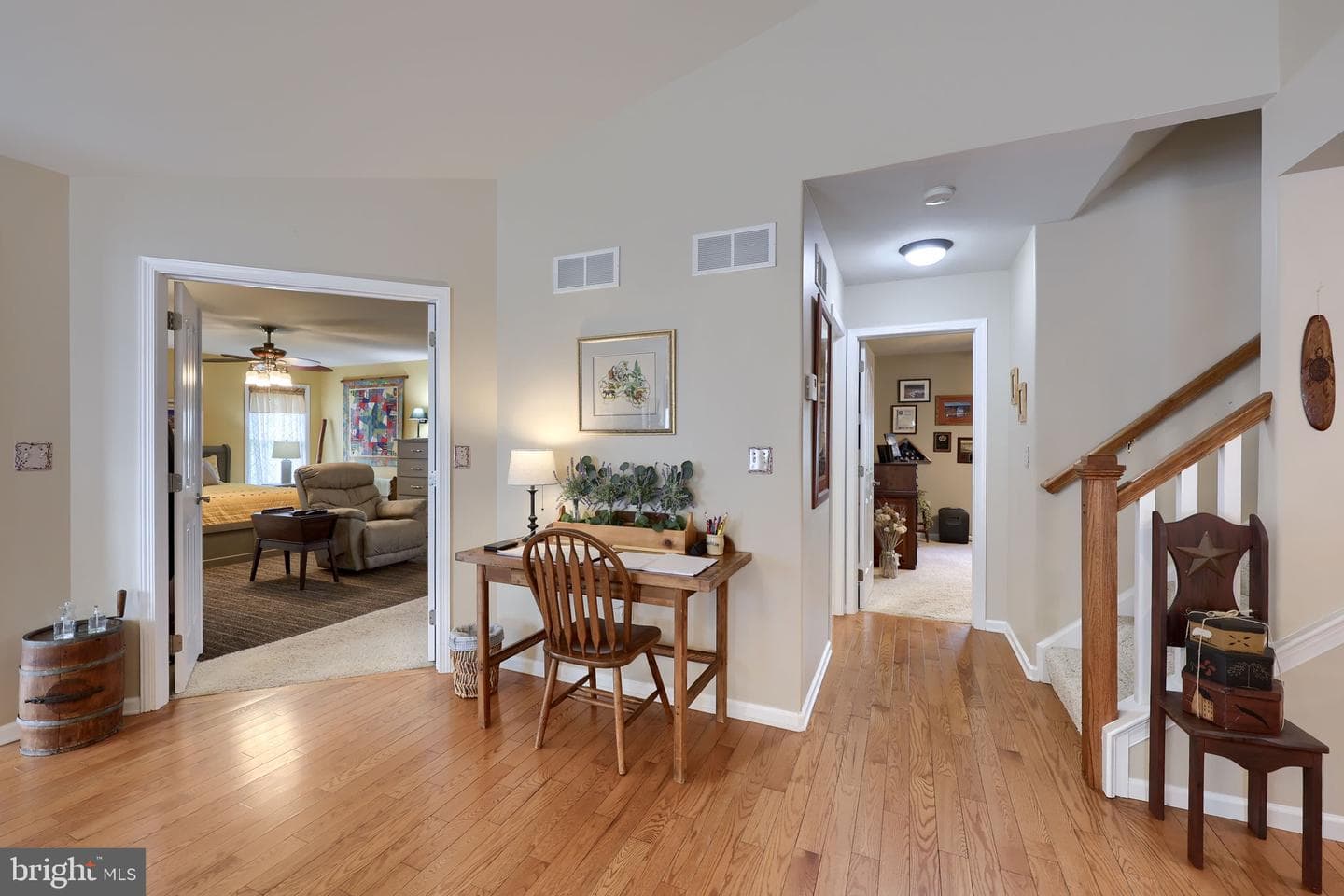 1042 Cambridge Drive photo 16