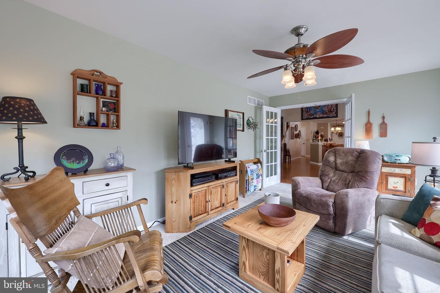 1042 Cambridge Drive photo 19