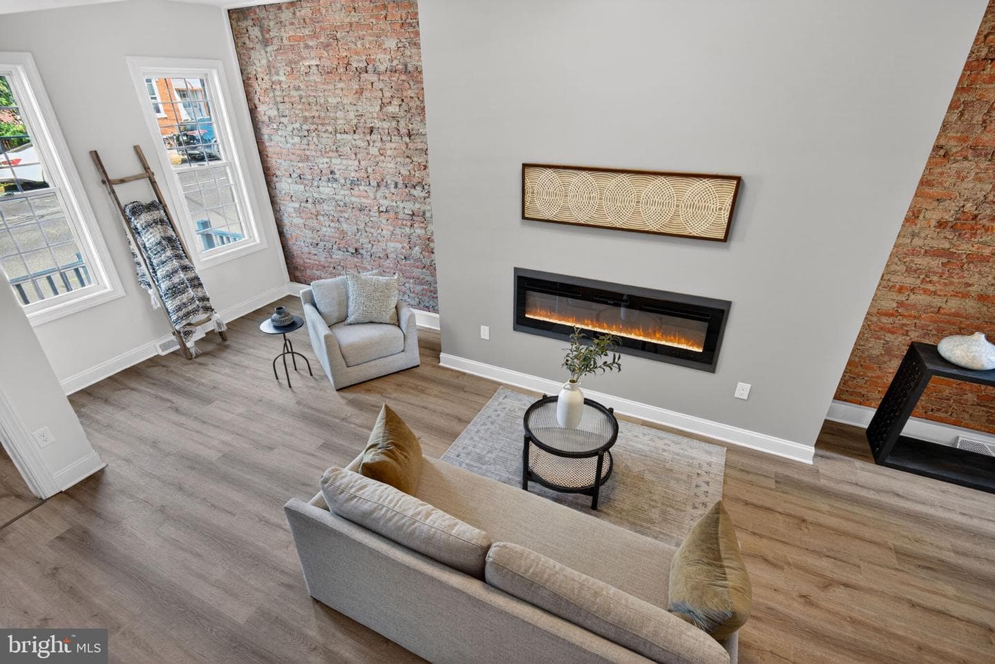 823 N Queen photo 11