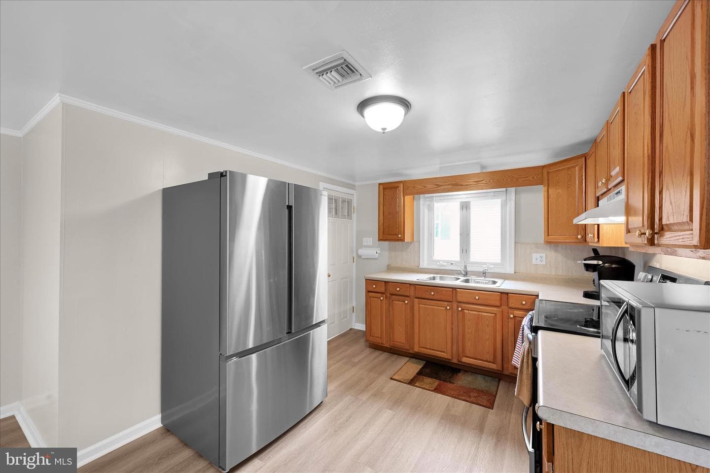 106 E Second Avenue photo 13