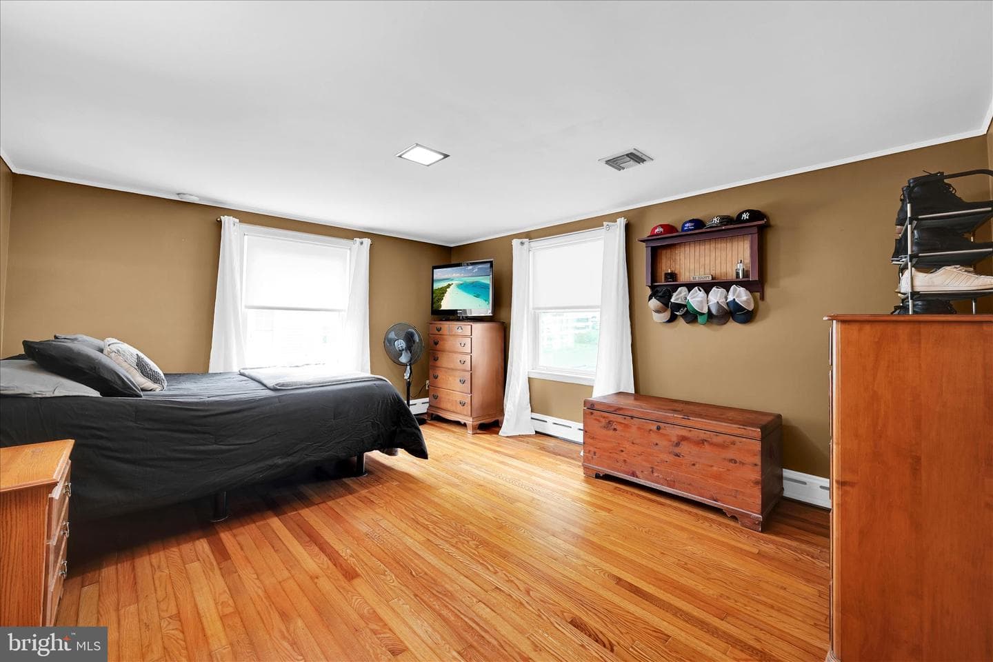 106 E Second Avenue photo 21