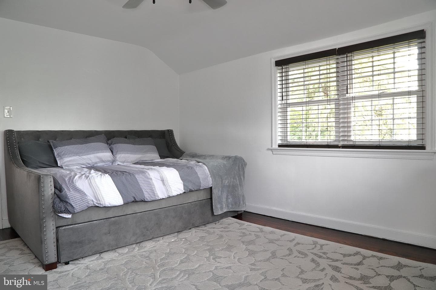 113 E Franklin Street photo 28