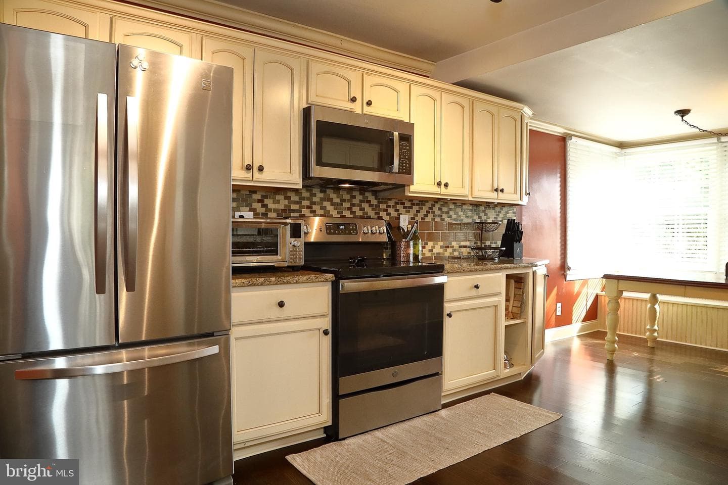 113 E Franklin Street photo 44