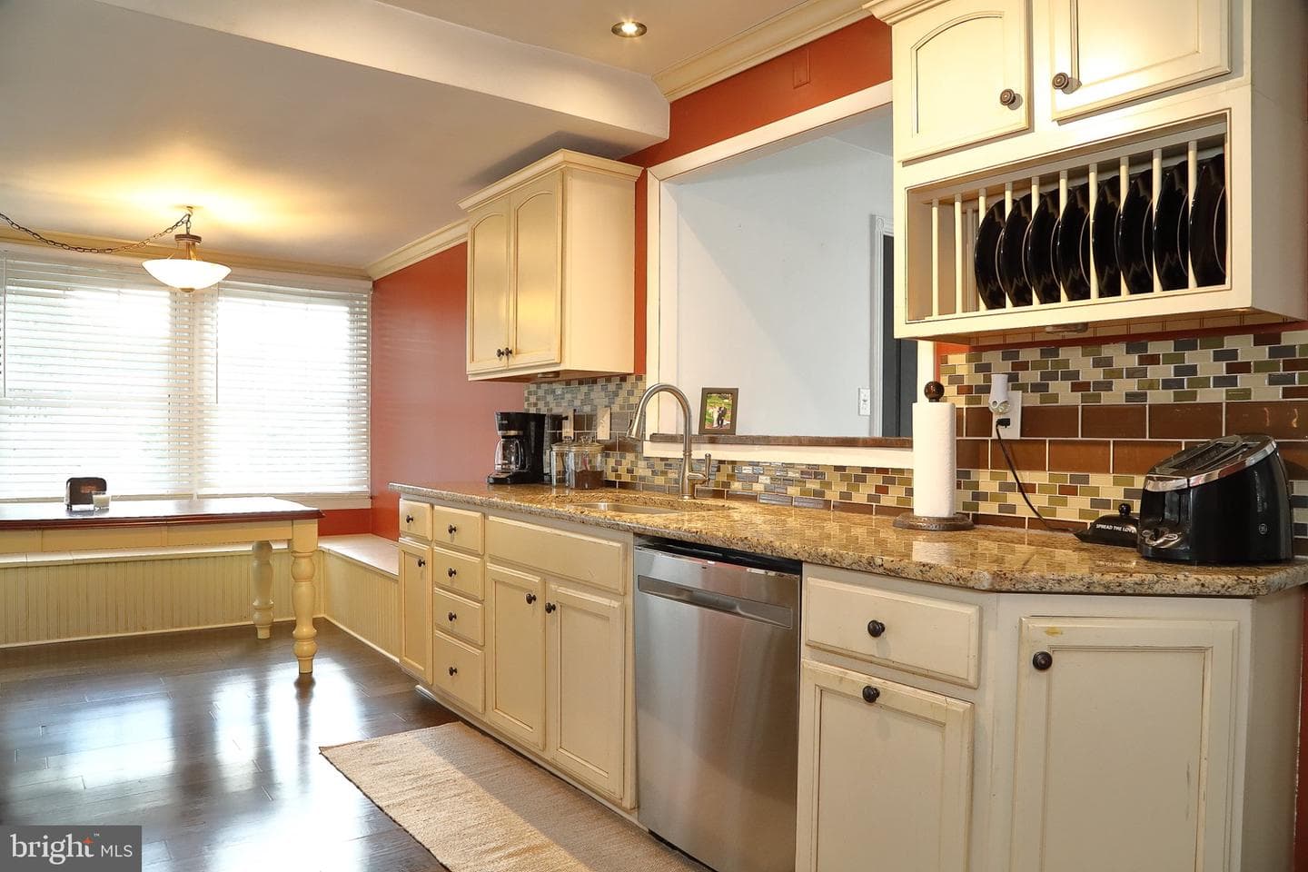 113 E Franklin Street photo 45
