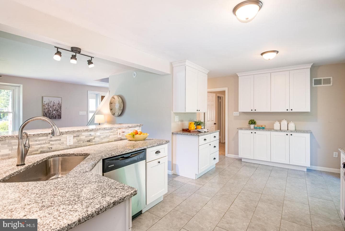 1429 Sunset Drive photo 6