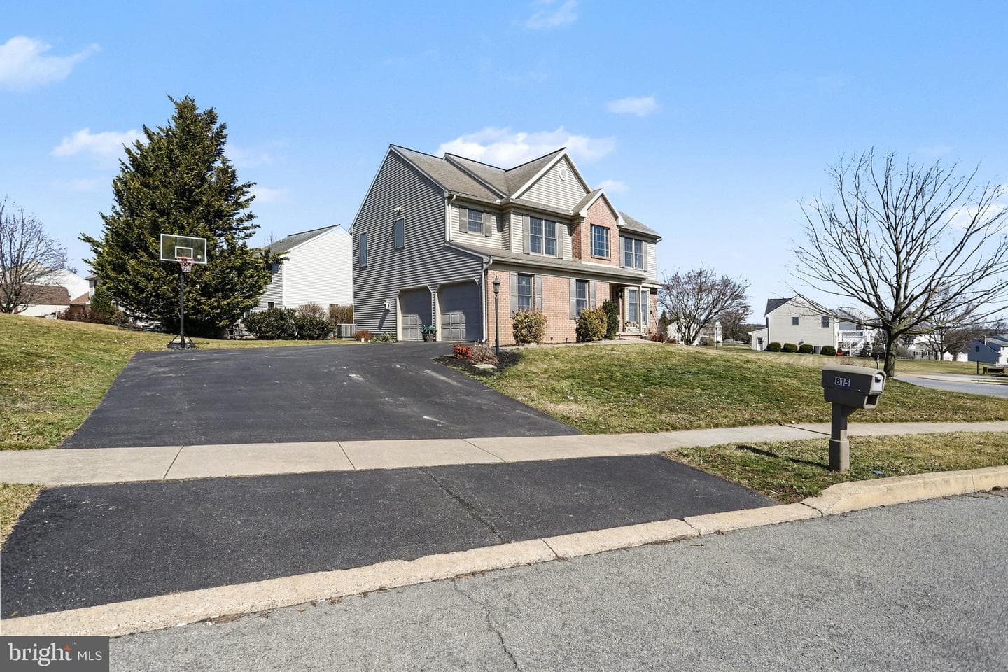 815 Buckingham Boulevard photo 2