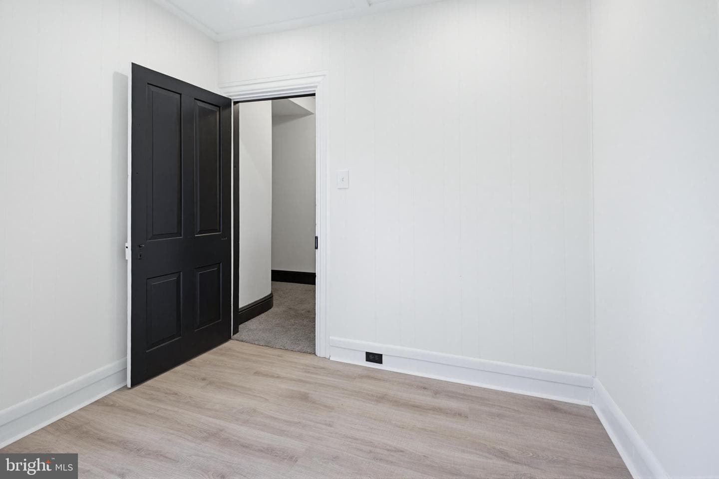 715 N Queen Street photo 22