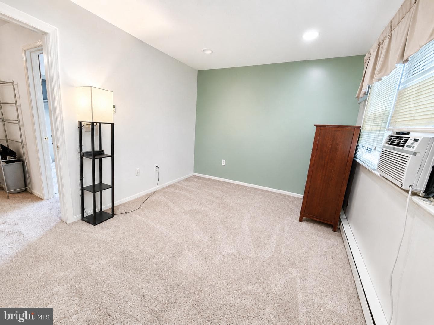 279 Radio Road photo 8