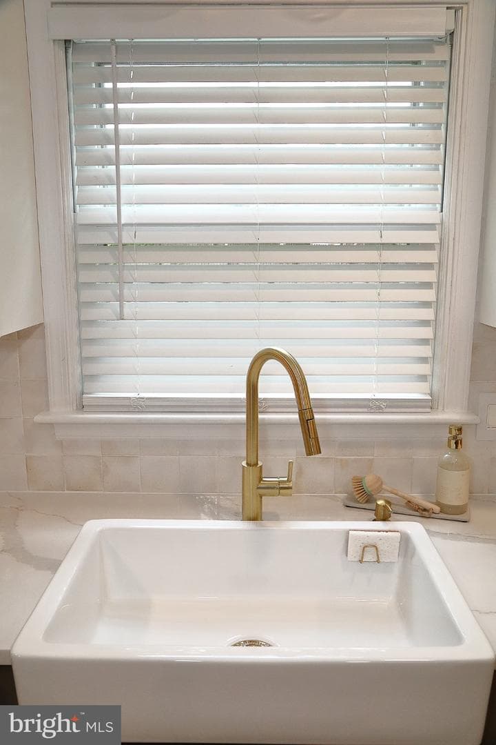 445 Haverhill Road photo 33