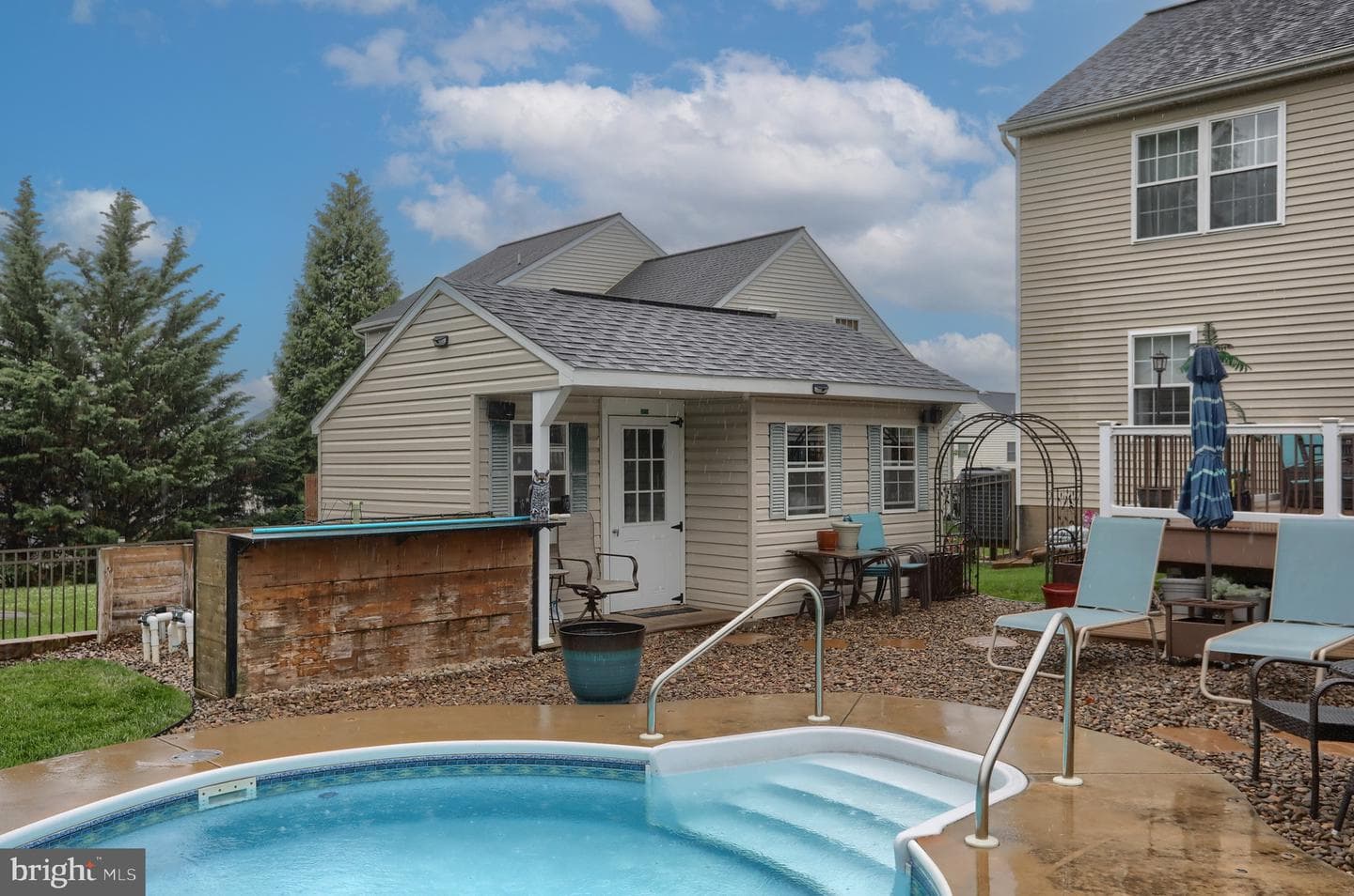 14 Tower Drive photo 41