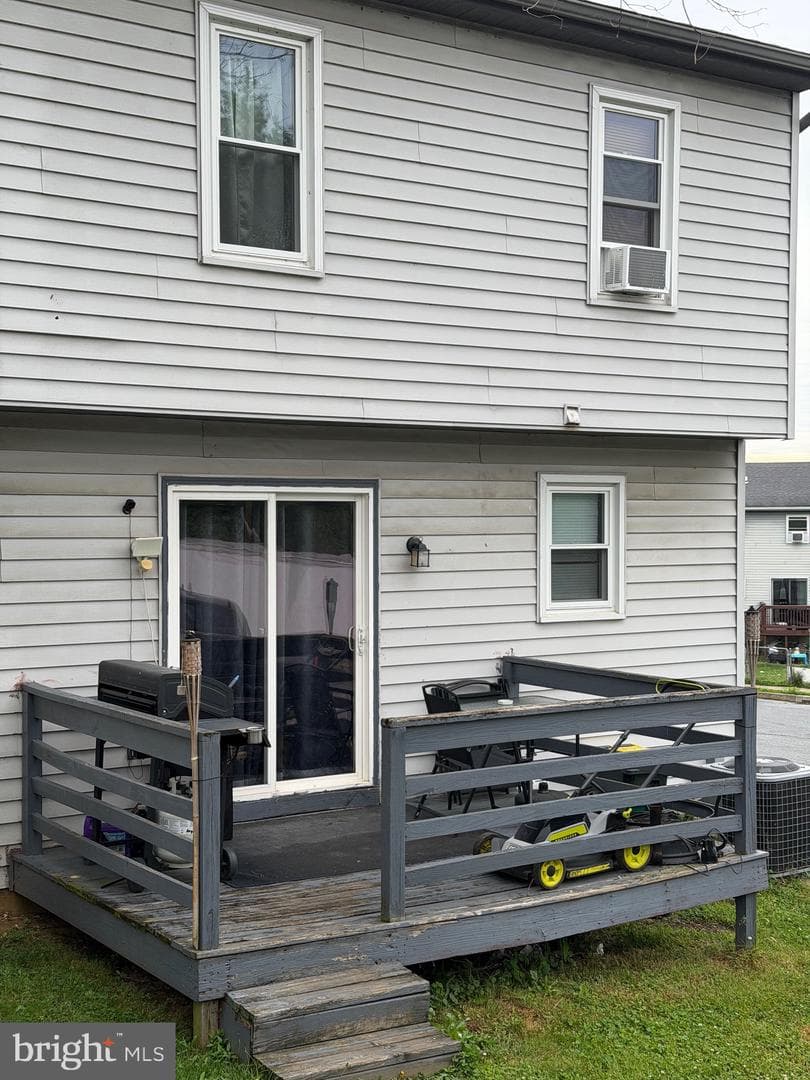 698 Topaz Drive photo 3