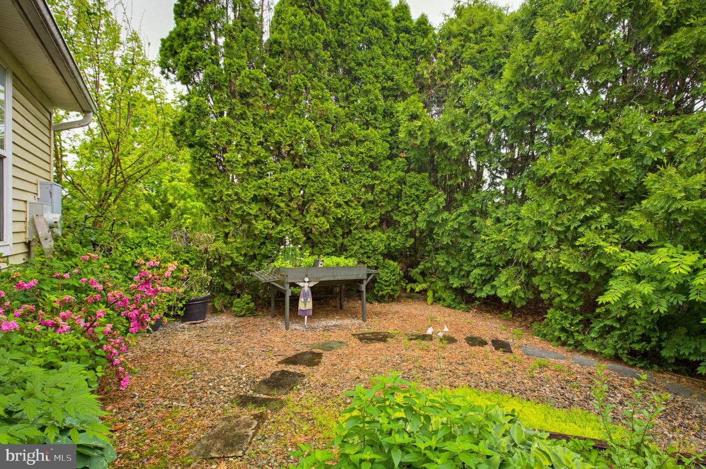 1037 Kent Garden photo 10