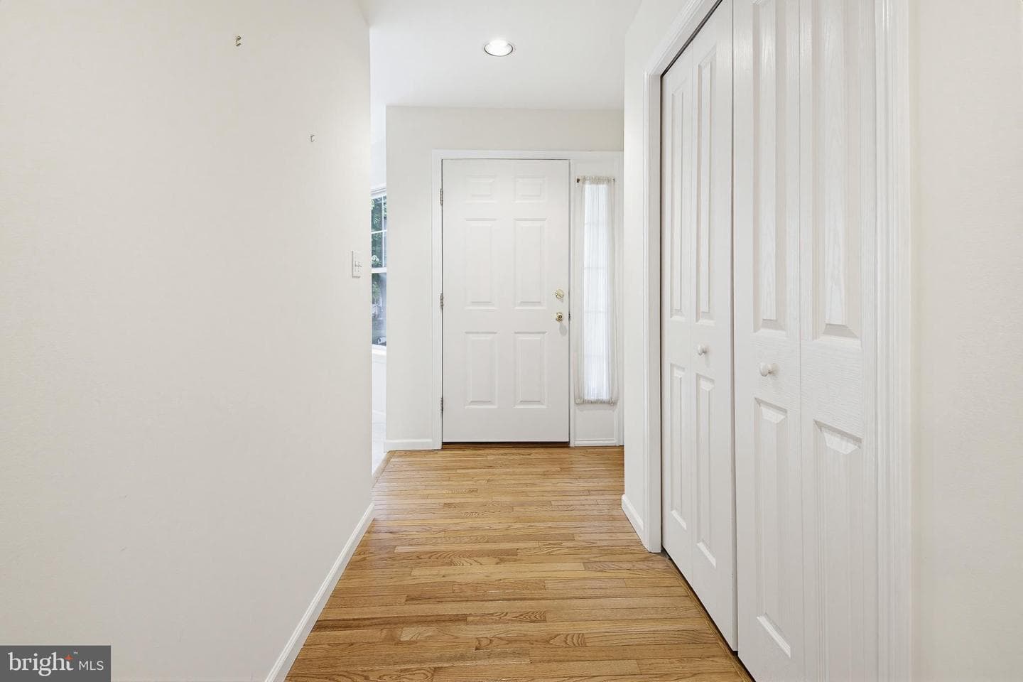 1037 Kent Garden photo 11