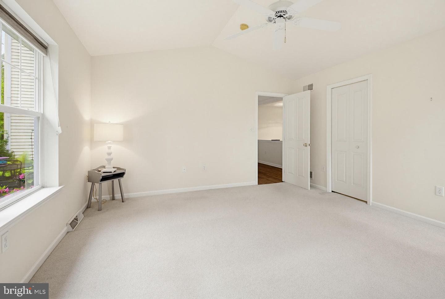 1037 Kent Garden photo 26