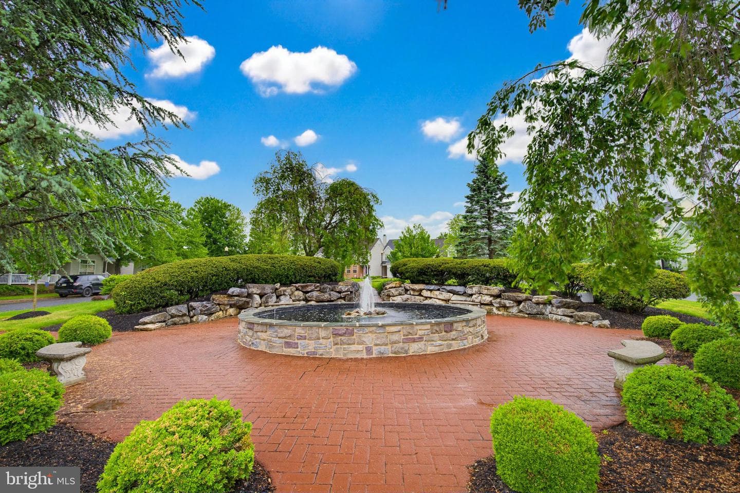 1037 Kent Garden photo 5