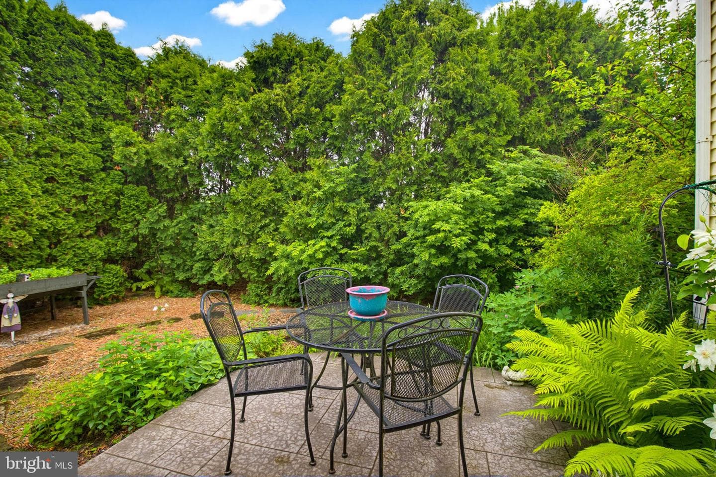 1037 Kent Garden photo 7