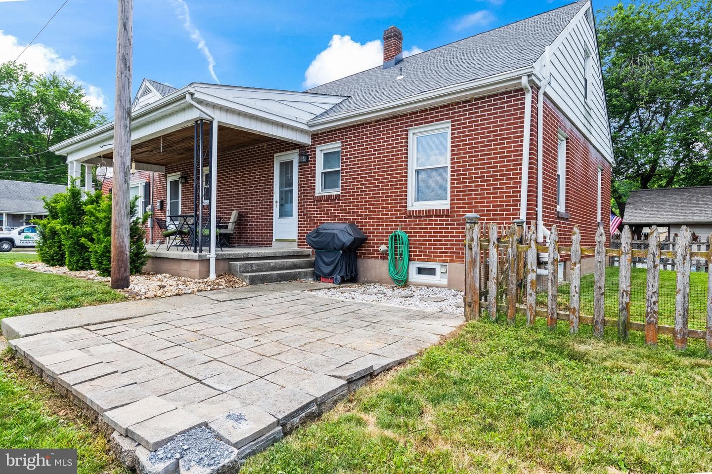 335 N 6th Street photo 3