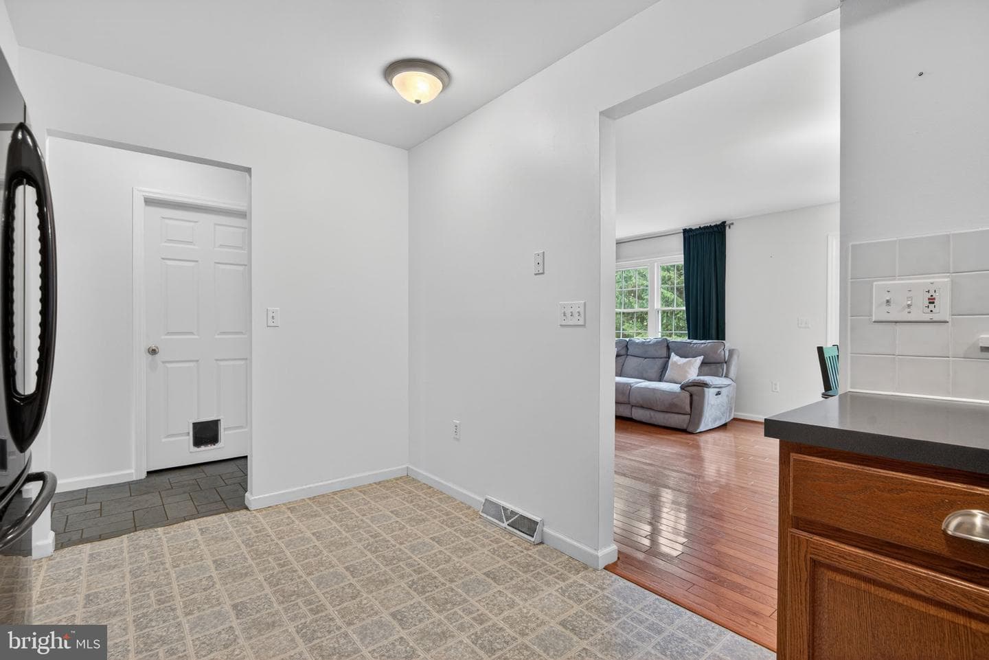 4072 Laurel Lane photo 10