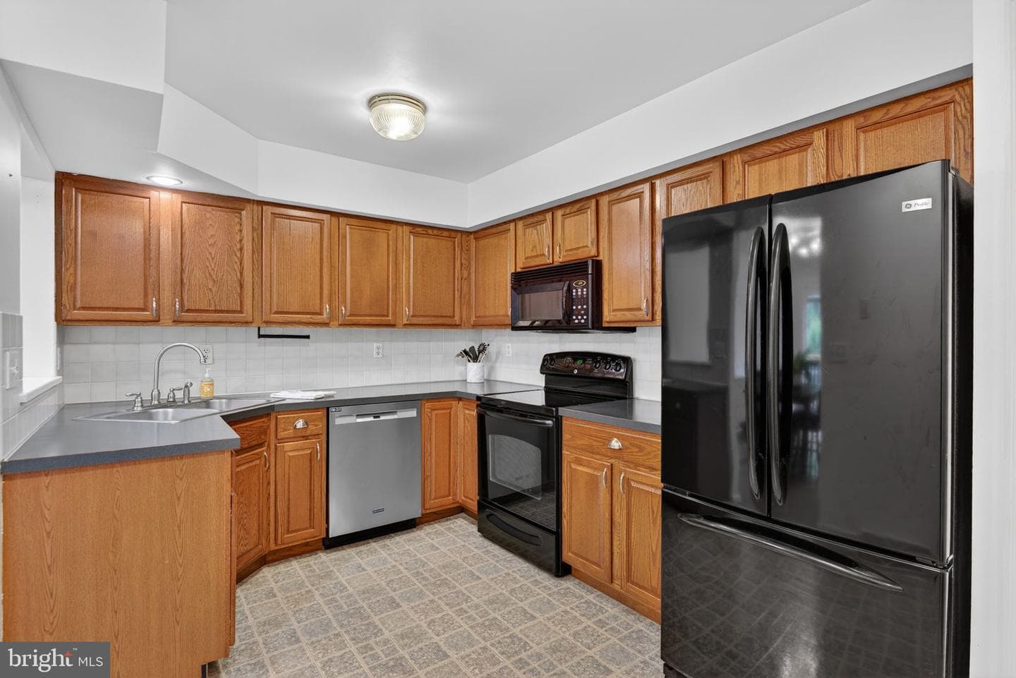 4072 Laurel Lane photo 7