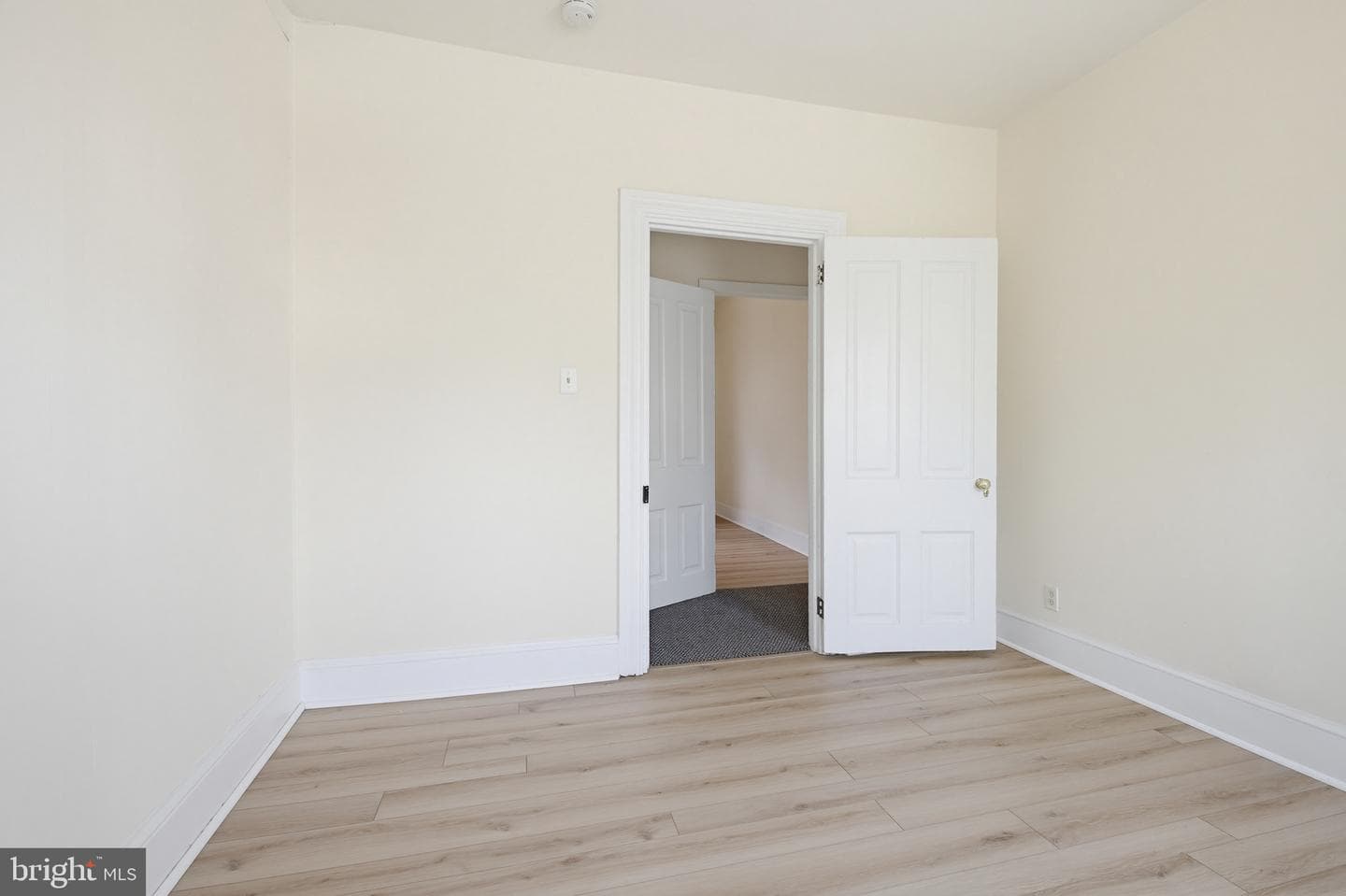 556 W Orange Street photo 27