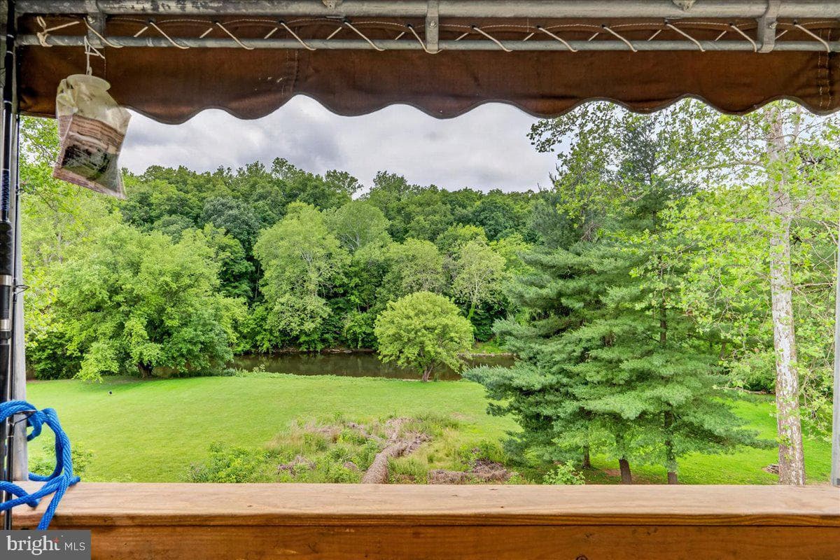 1865 Wilderness Road photo 39
